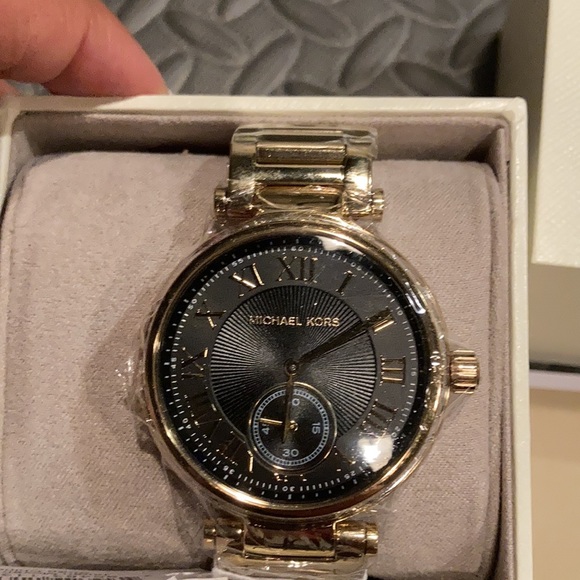 NWT Michael kors gold MK5989 watch - Picture 4 of 7